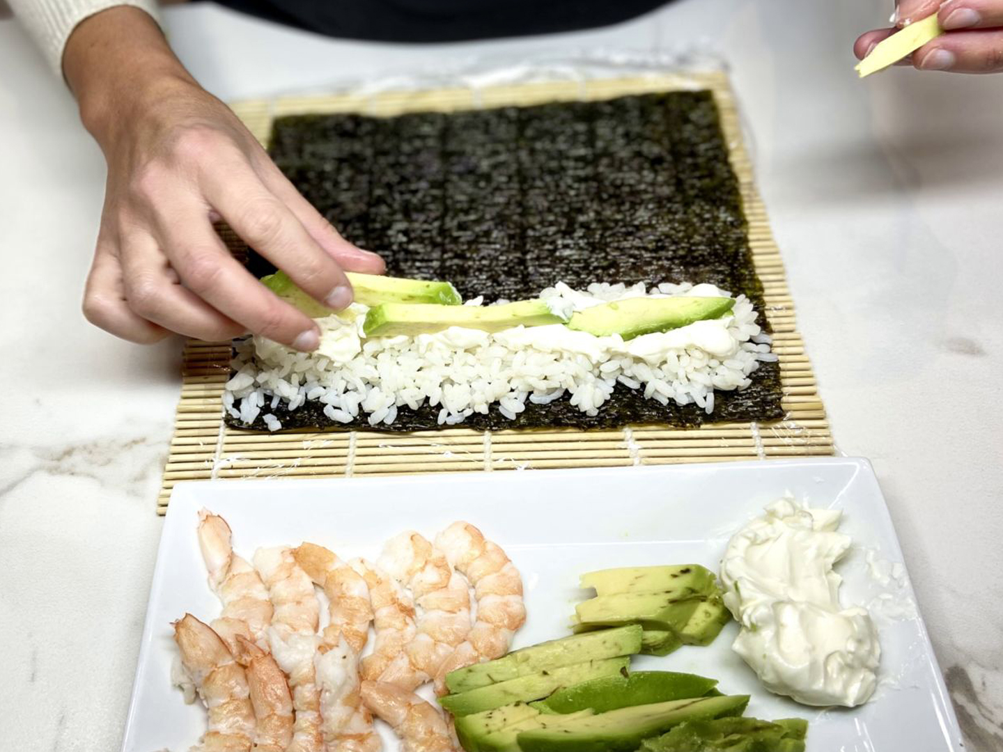 Avocado and shrimp maki sushi - Les Chats Gourmets - Recettes de