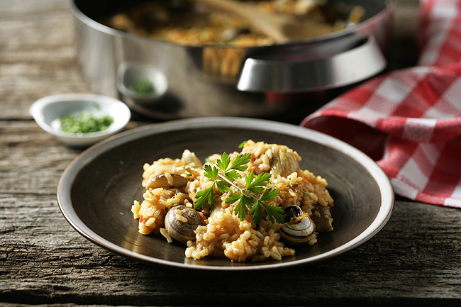 Foto de Riz au poulet, escargots et champignons shiitake
