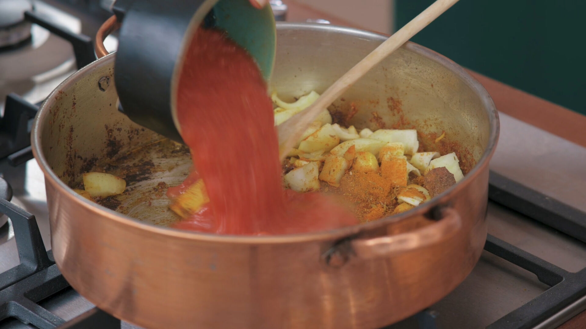 Butter chicken :la cuisson de la sauce