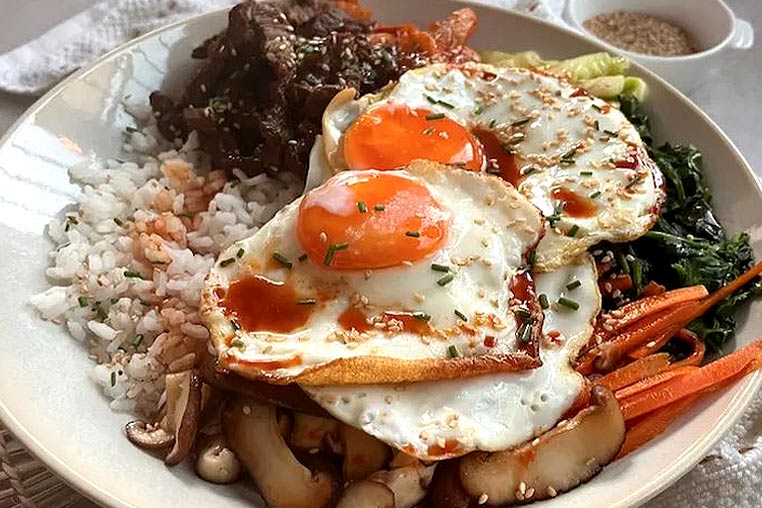 Foto de Bibimbap : Recette coréenne dans votre assiette