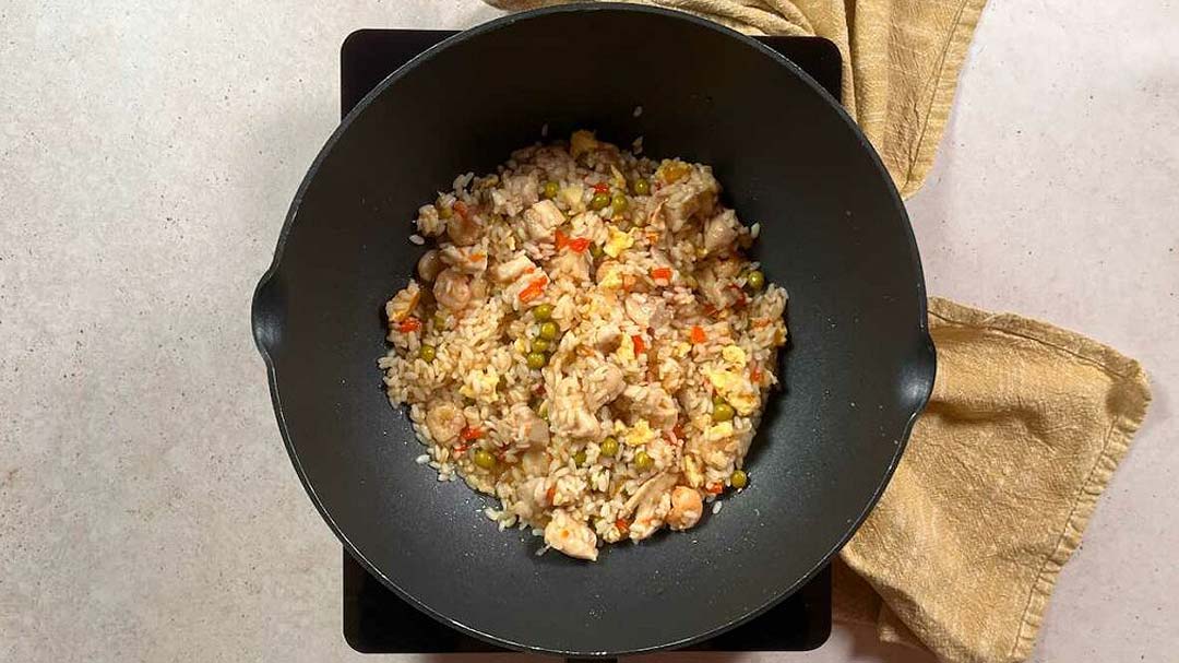 الأرز الأندونيسي: أضف الأرز