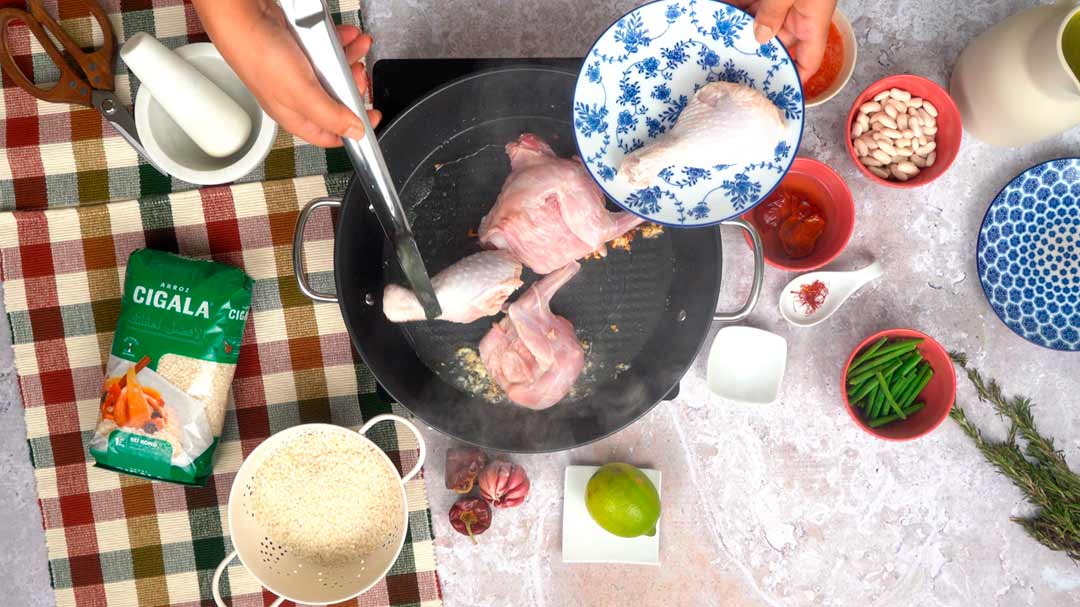 Paella valencienne : Préparation de la viande