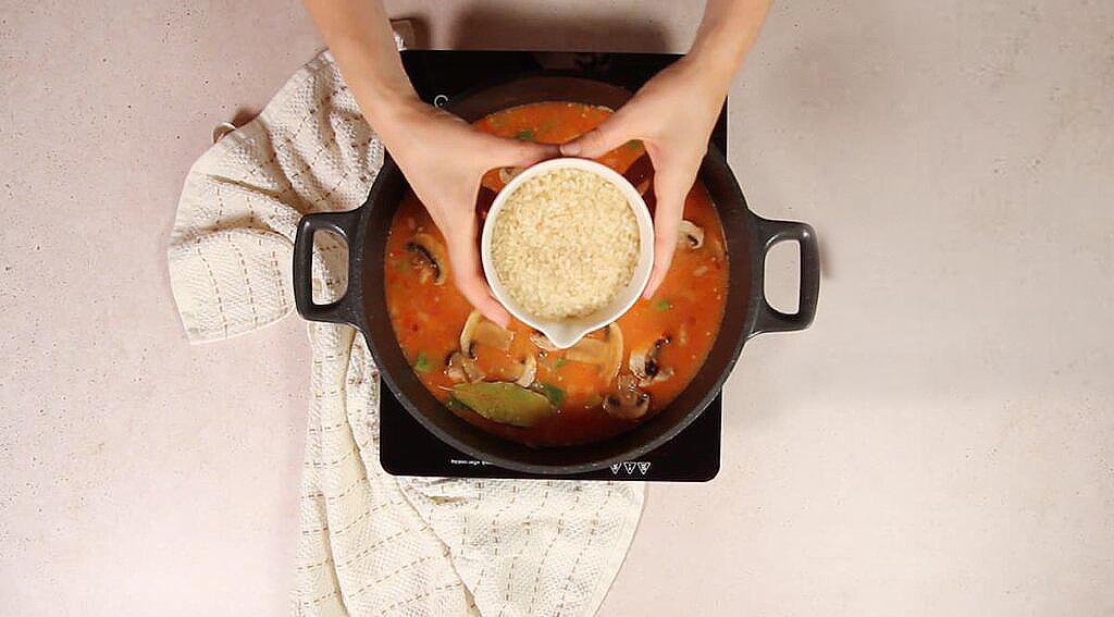 riz à la casserole : Ajouter le riz