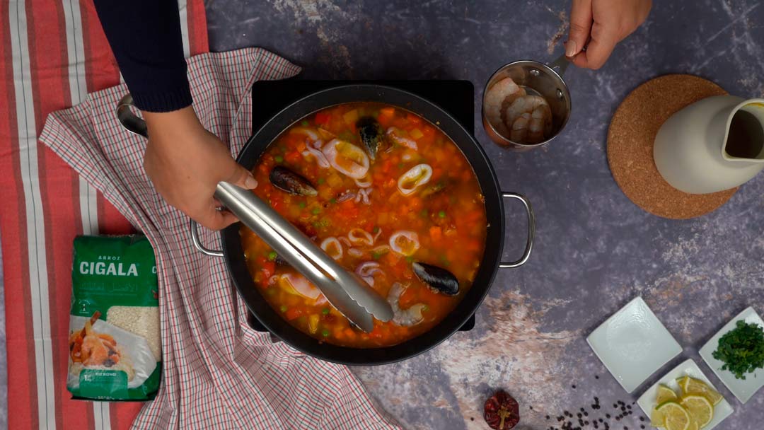 paella marocaine: Ajouter des fruits de mer