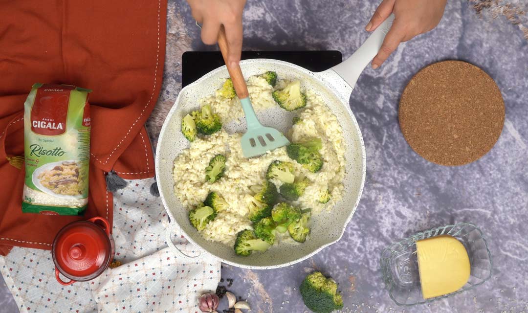 Risotto aux Brocolis: Incorporation du brocoli