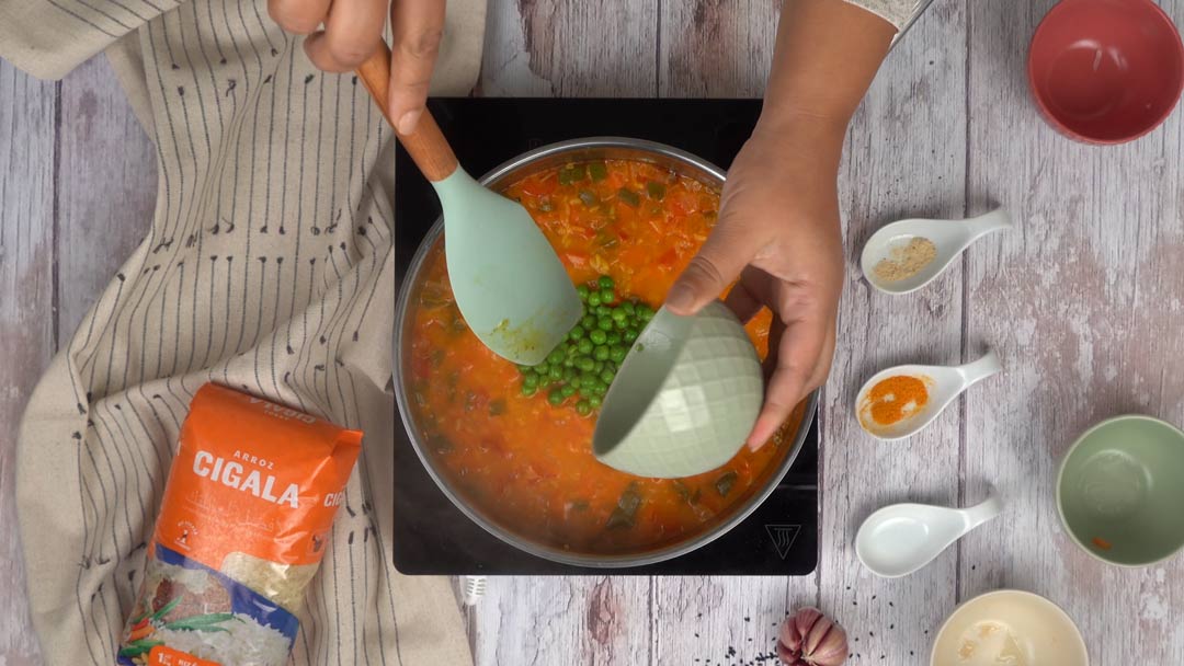 riz aux légumes recette : Ajouter les petits pois