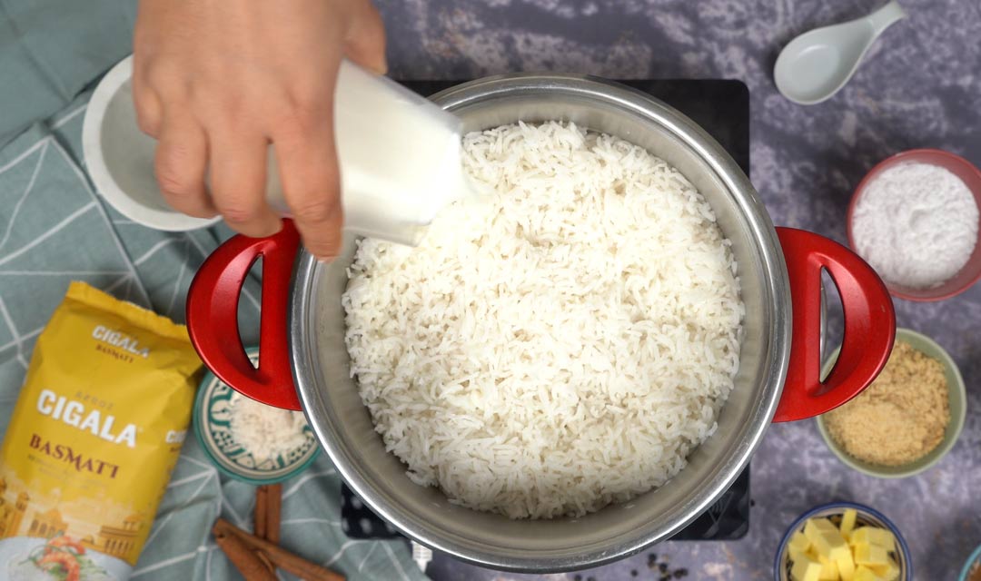 سفة بالأرز و اللوز: إضافة الحليب