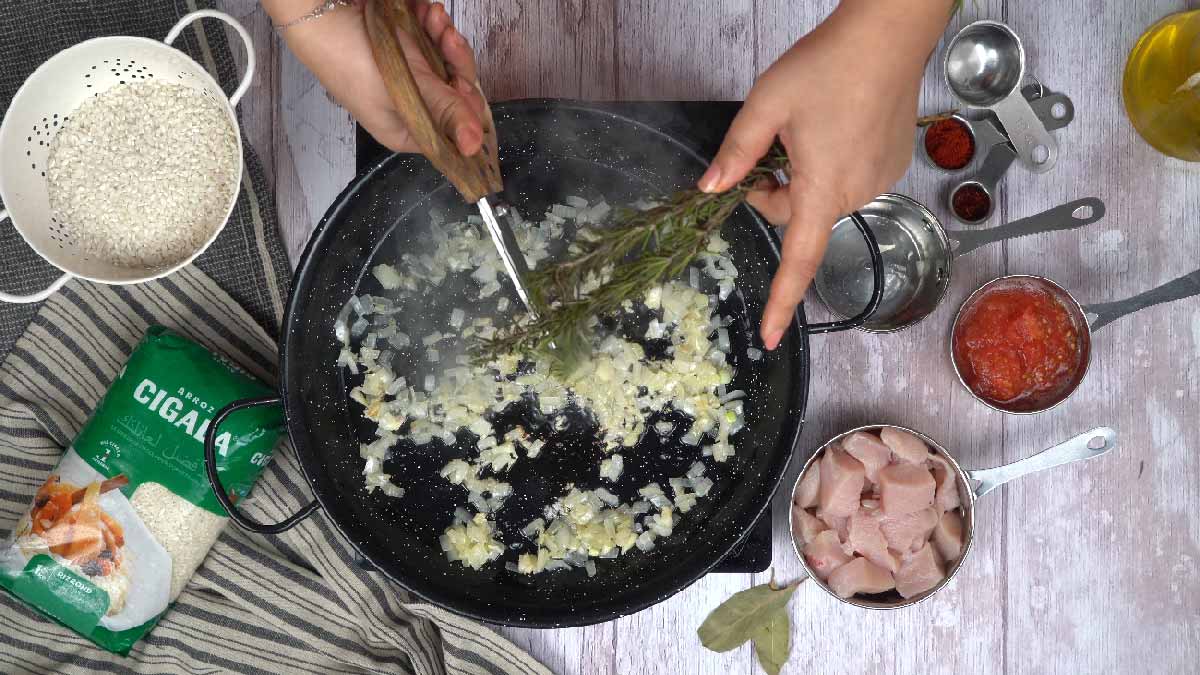 recette paella poulet: Ajout de romarin