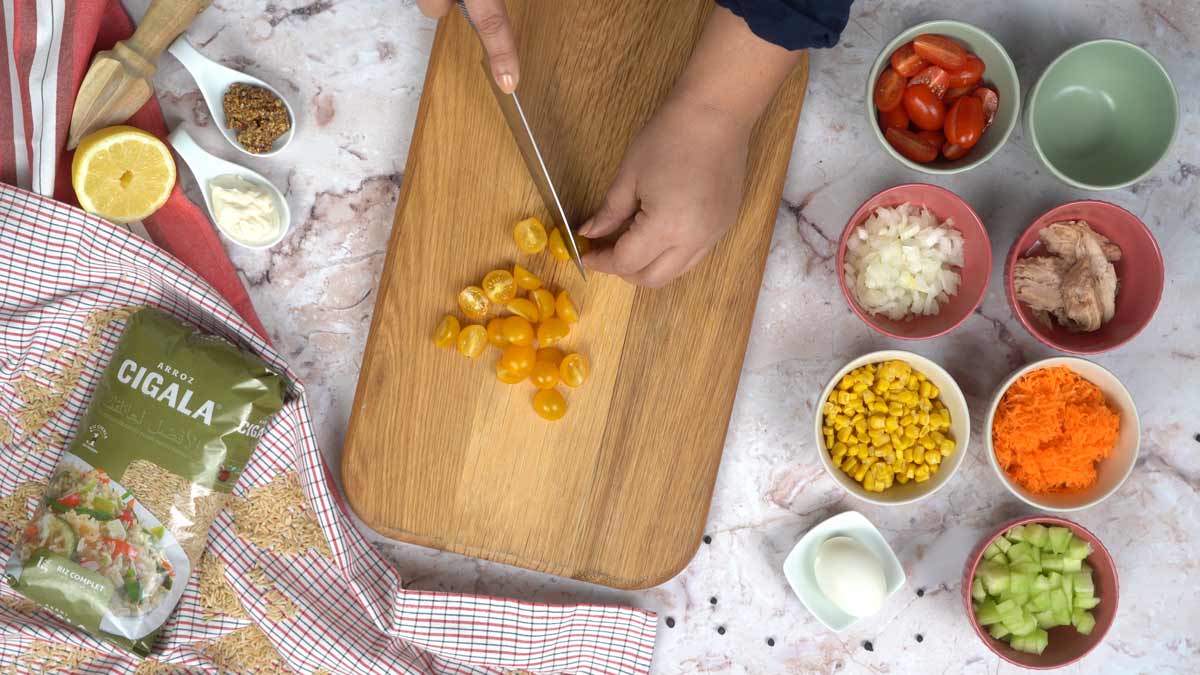 salade riz et thon: Préparation des légumes