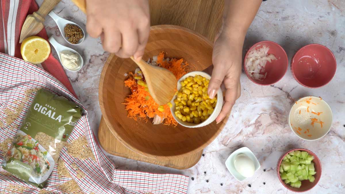 salade riz et thon: Assemblage des ingrédients