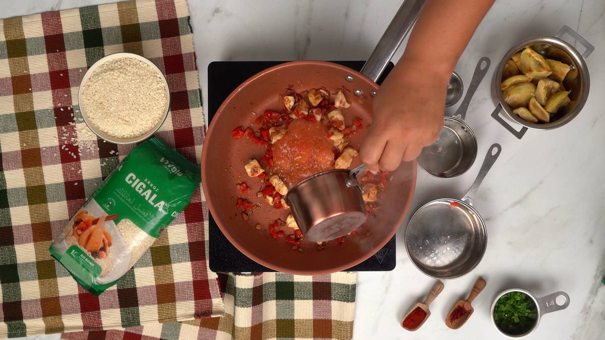 Ajoutez les morceaux de poulet